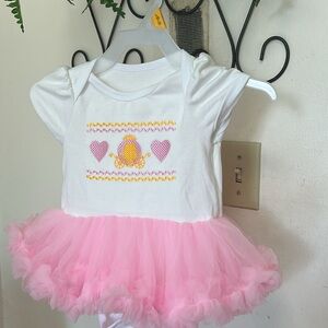 NWOT Baby Girl Onesie with Embroidered Heart & Princess carriage designed & Tutu